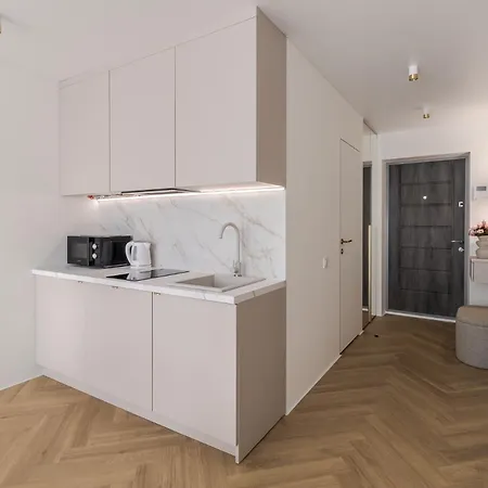 Osapart In A Complex Great Britain 1 * Lviv