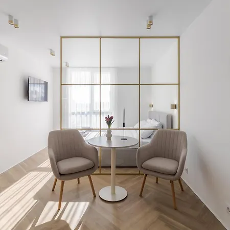 Osapart In A Complex Great Britain 1 * לבוב