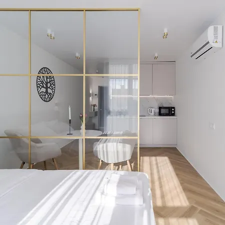 Osapart In A Complex Great Britain 1 *